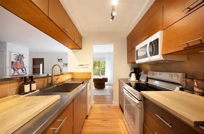 Building Photo - 3894 Main Hwy