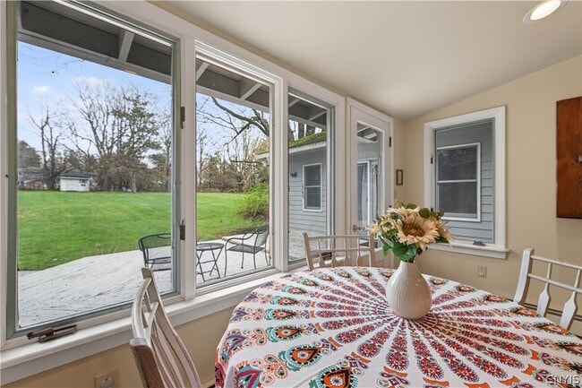 Building Photo - 3862 State St