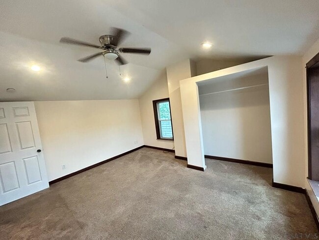 Building Photo - 442 Cooper Ave