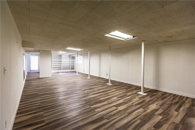 Building Photo - 2418 Sagamore Hills Dr