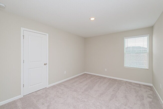 Building Photo - 835 Kings Pine Ct