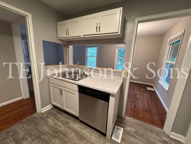 Building Photo - A Great Home Is Waiting For You!