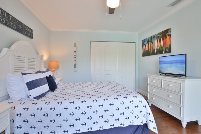 Building Photo - 927 80th St NW