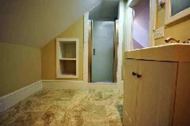 Building Photo - AVAILABLE SEPTEMBER 1ST - Huge, Beautiful, Fully Renovated Brighton / Oak Sq 4 Bed/2 bath.  NO BR...