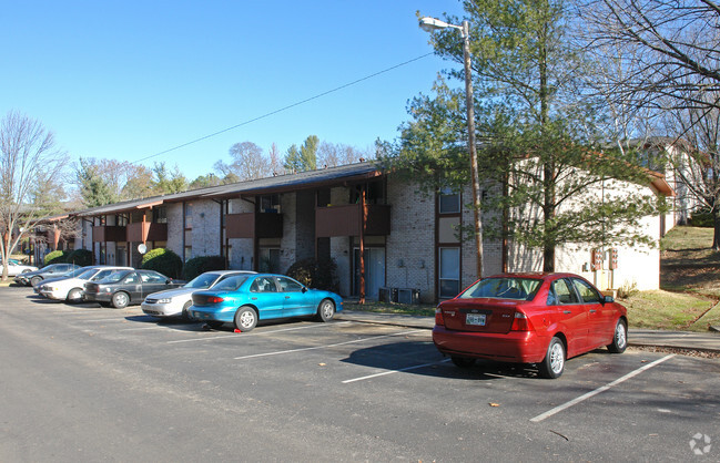 Primary Photo - Foxcroft Apartments