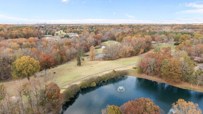 Building Photo - 9024 St Thomas Ln