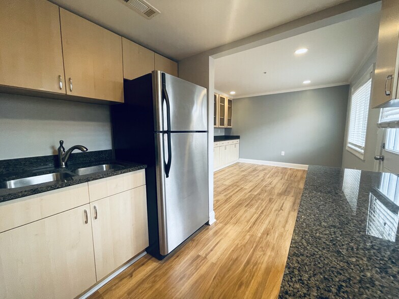 Building Photo - 114 Rondak Cir SE