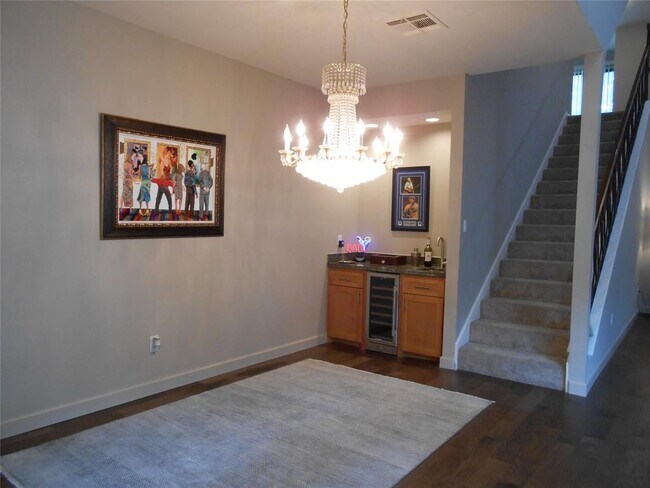 Building Photo - 9588 Doliver Dr