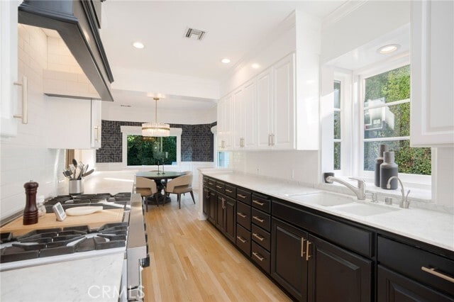 Building Photo - 738 N Almar Ave