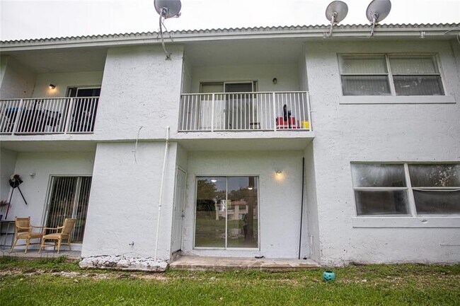Building Photo - 4295 NW 114th Terrace
