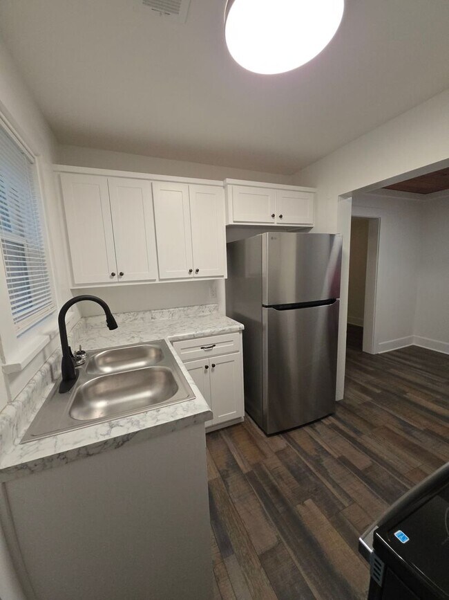 Building Photo - 1315-1317 N. Boston Pl