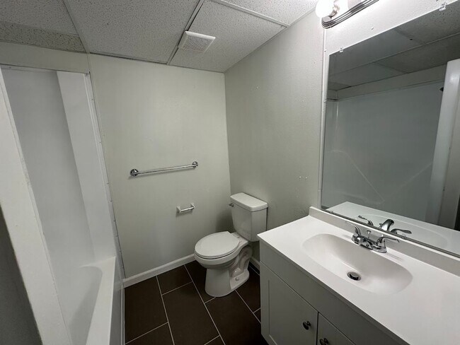 Building Photo - Spacious 4 Bedroom Home | 2 Living Rooms | Large Fenced Yard | 1,700+ Sq Ft