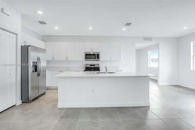 Building Photo - 27308 SW 159th Ct