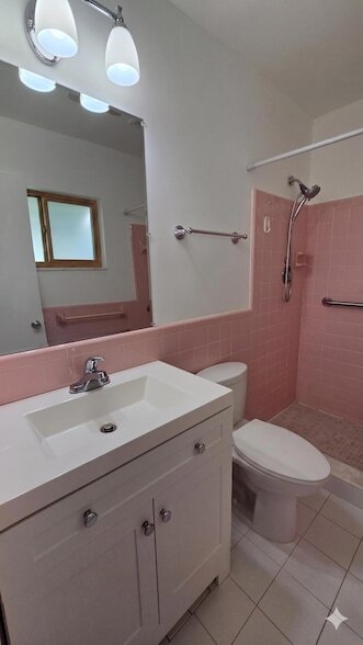 Building Photo - 7002 NW 71st Ave