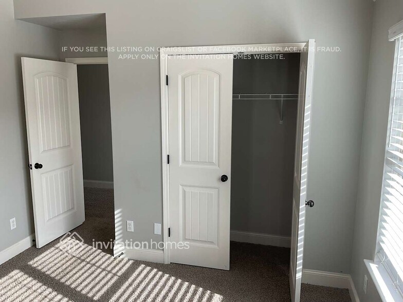 Building Photo - 1808 Global Dr