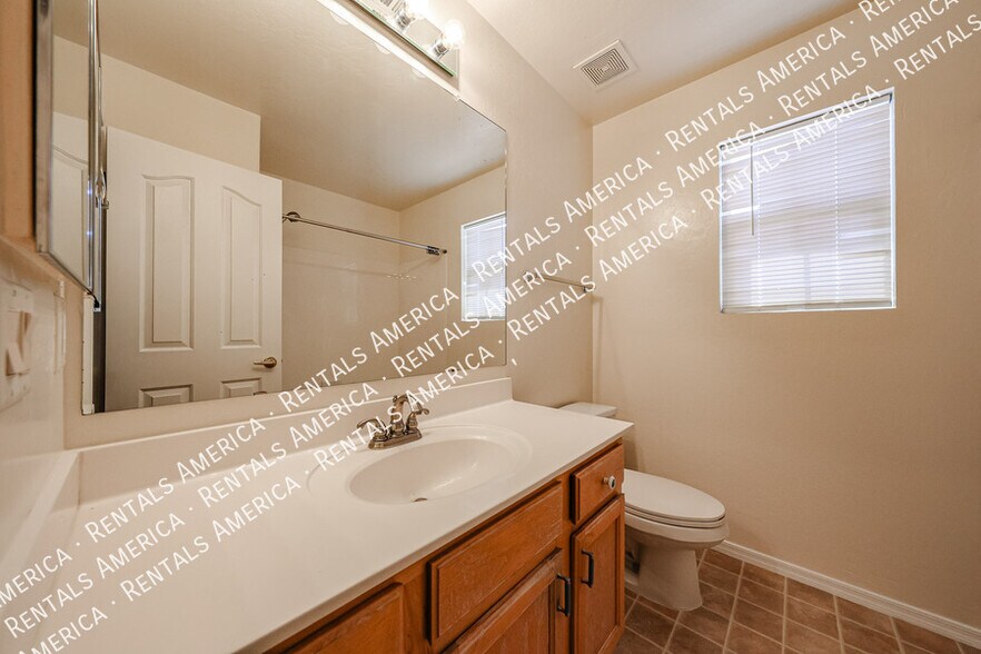 Building Photo - 528 W Mountain Sage Dr