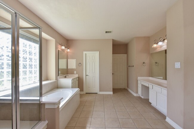 Building Photo - 2403 Galleon Point Ct