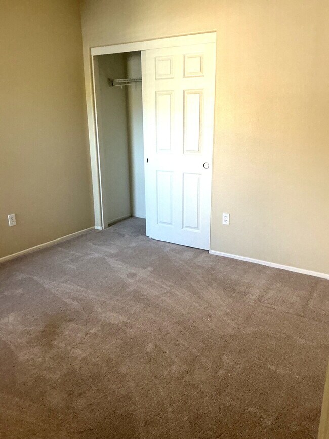 Building Photo - Beautiful 5 Bedroom Home in Desirable Stoney Mountain Ranch – Now Available!