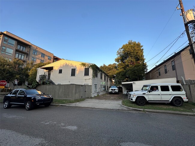 Primary Photo - 2327 Branard St