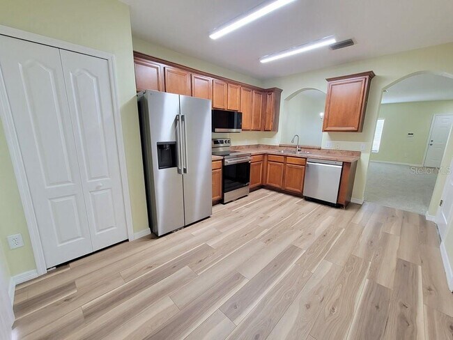 Building Photo - 16414 Swan View Cir