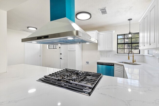 Building Photo - 504 Percival St