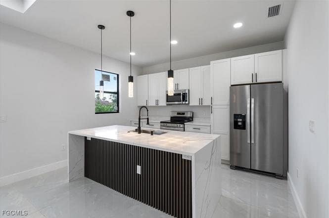 Building Photo - 134 Harold Ave S