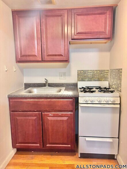 Building Photo - 153 Brighton Ave