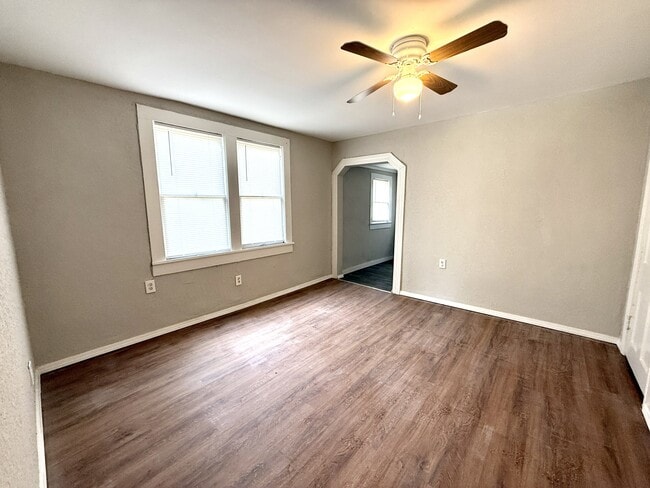 Building Photo - 1218 W Durant Ave