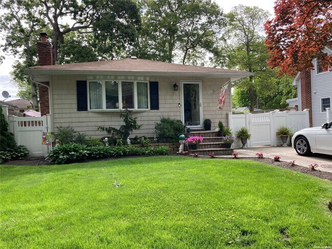 Primary Photo - 43 Rowland St