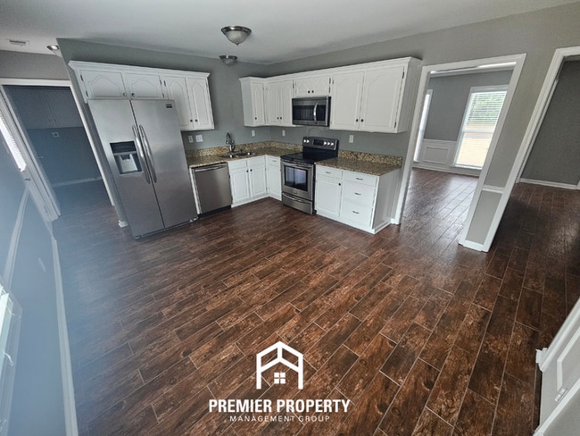 Building Photo - Spacious 4BR Germantown Home w/ Fireplace & Fenced Yard