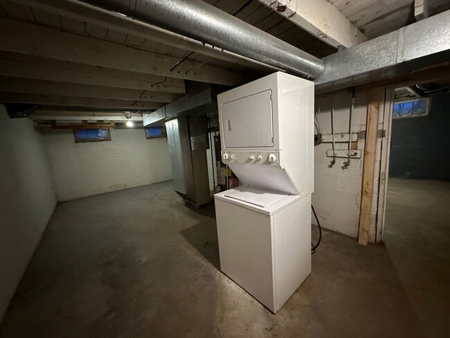 Building Photo - Updated 2 bedroom in Rockwell City $780