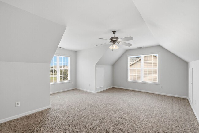 Building Photo - 2305 Gray Goose Loop