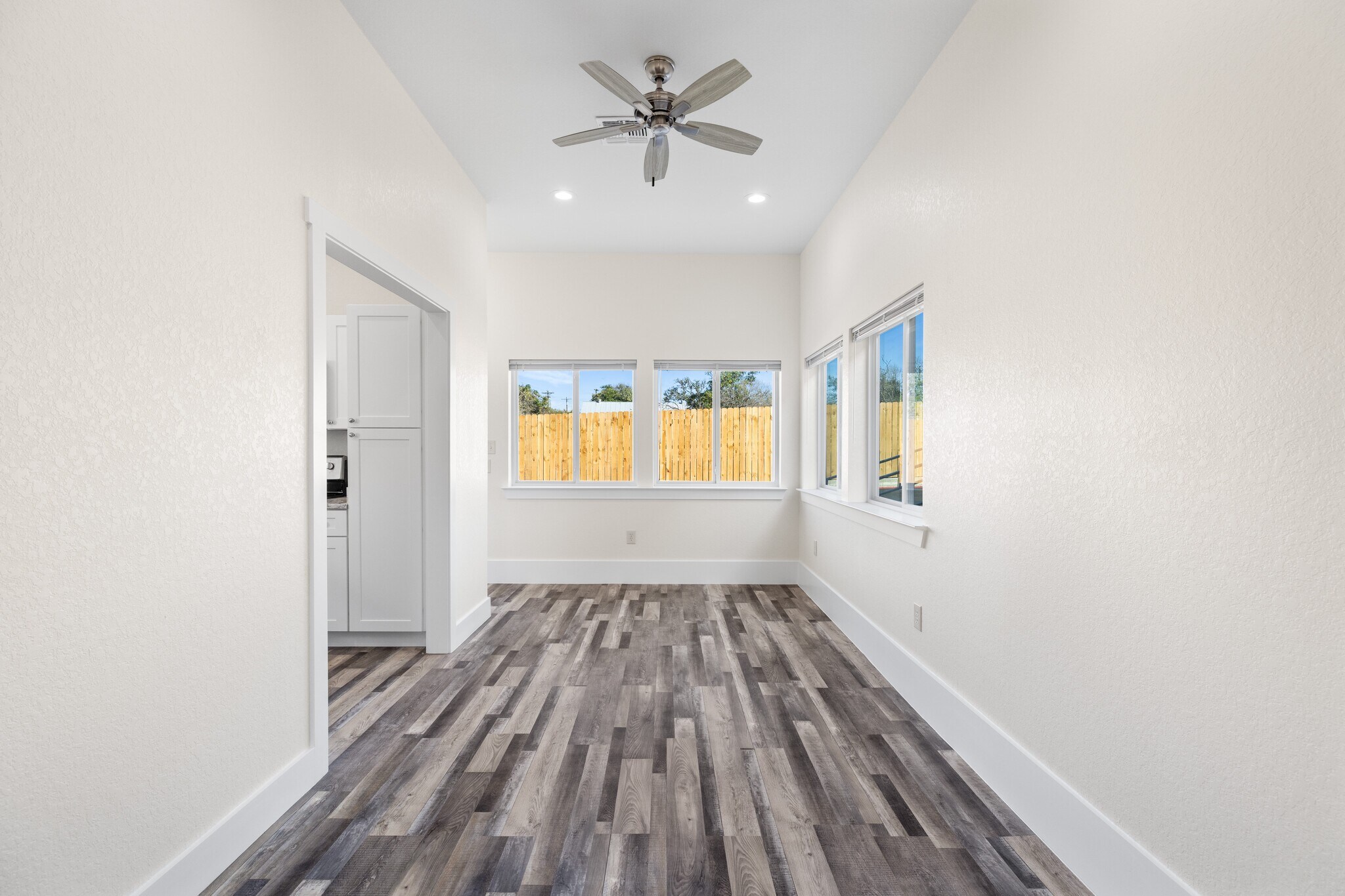 Building Photo - 705 Fifth St