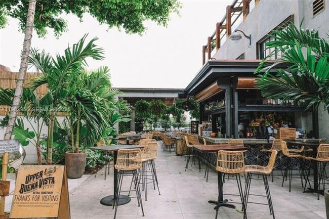 Building Photo - 231 NE 45th St