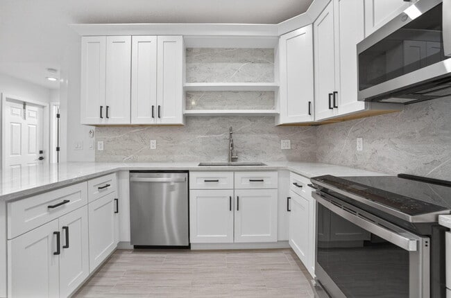 Building Photo - 5230 Woodruff Ln