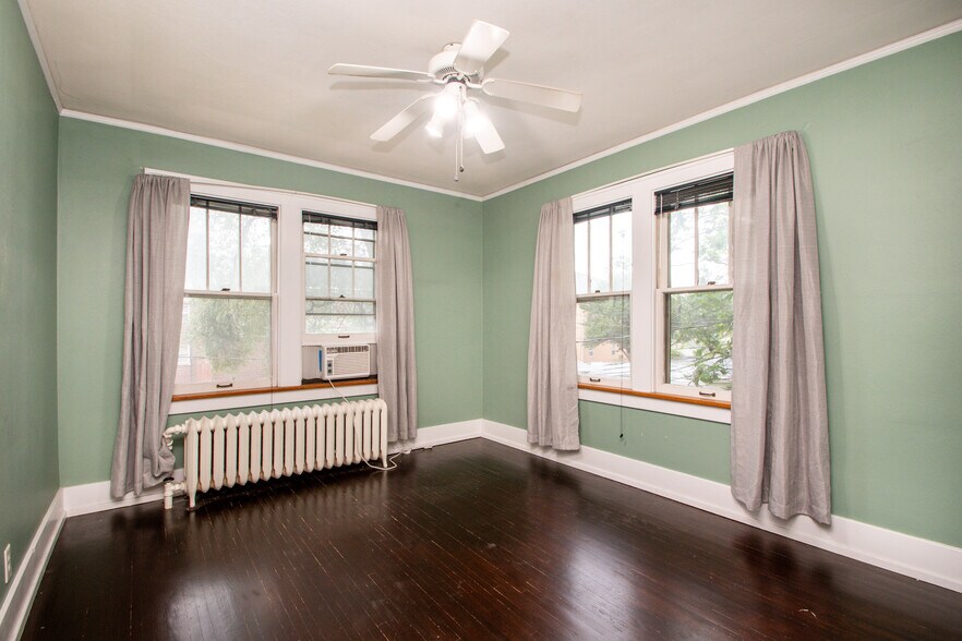 Building Photo - 1411 W Barker Ave