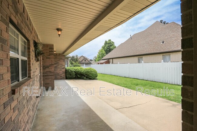 Building Photo - 5602 S Bent Tree Dr
