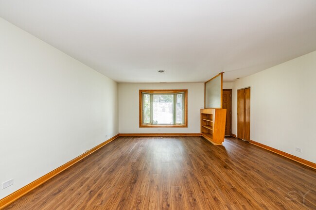 Building Photo - 2334 S 10th Ave