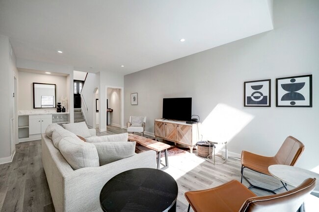 Building Photo - 12625 Memorial Dr