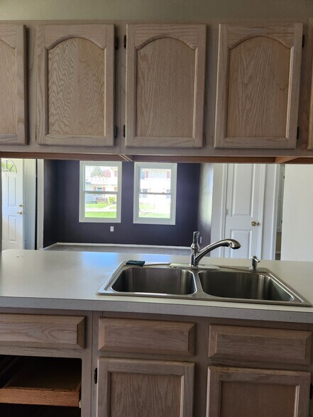 Building Photo - 9461 Parkwood N