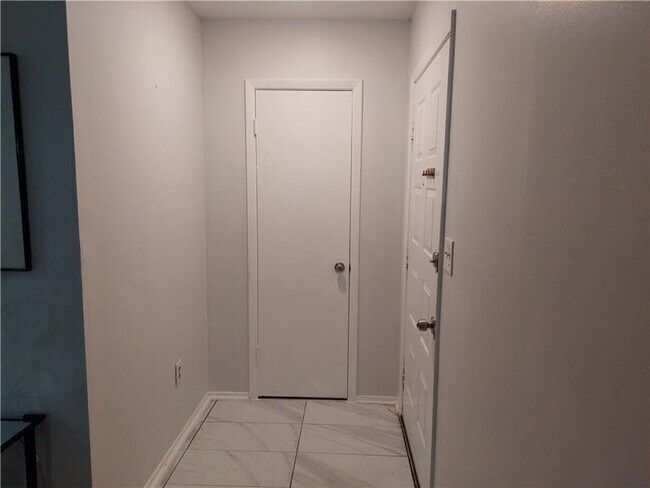 Building Photo - 1003 Dunbar Dr