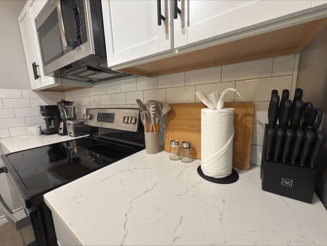 Building Photo - 1204 N 8th St