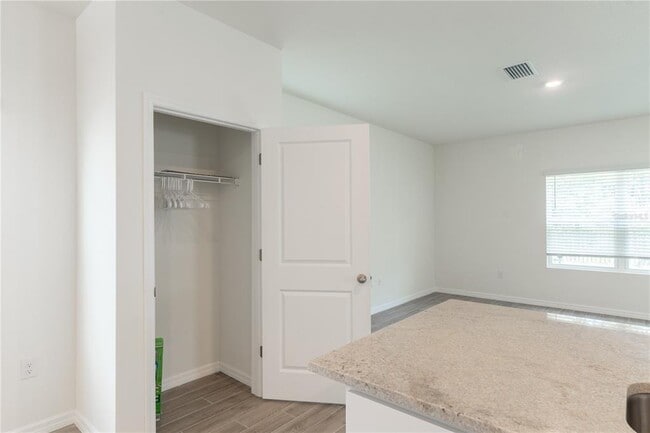 Building Photo - 4807 SW 51st Dr