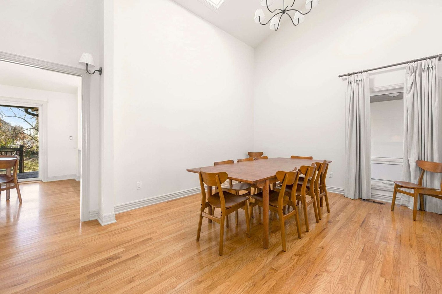 Building Photo - 515 NW D St