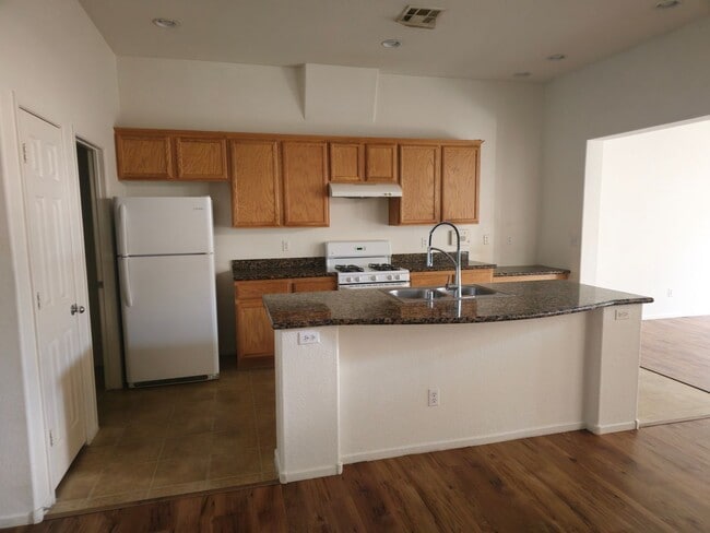 Building Photo - 3 Bedroom Home for rent.