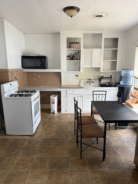 Building Photo - 114 15th St