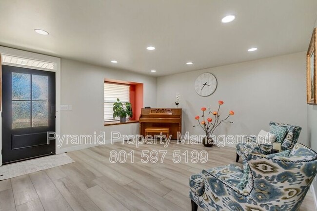 Building Photo - 10971 Cindy Cir