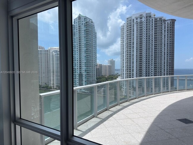 Building Photo - 300 S Biscayne Blvd