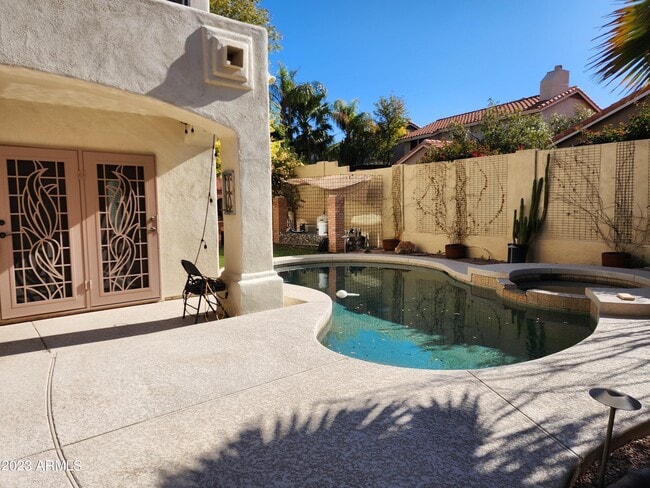 Building Photo - 6435 E Redmont Dr