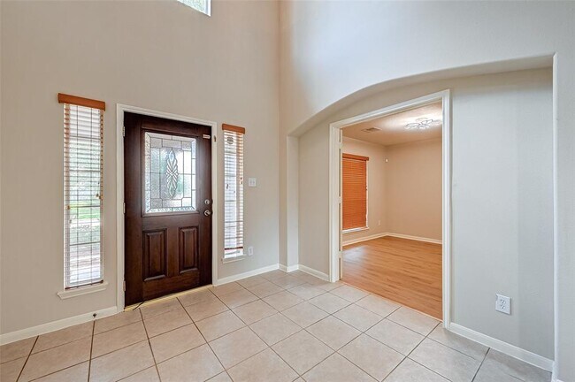 Building Photo - 2310 Diamond Springs Dr